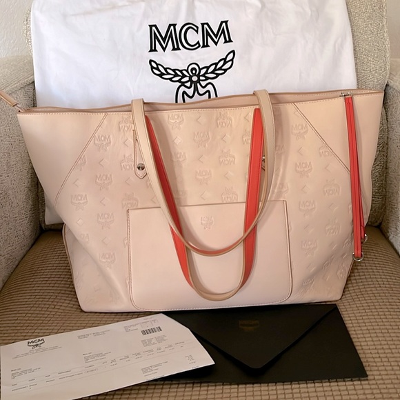MCM Kira Shopper in color Bisque - Picture 1 of 12